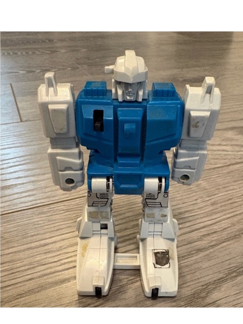 Vintage 1984 Takara Hasbro G1
Transformers action figure